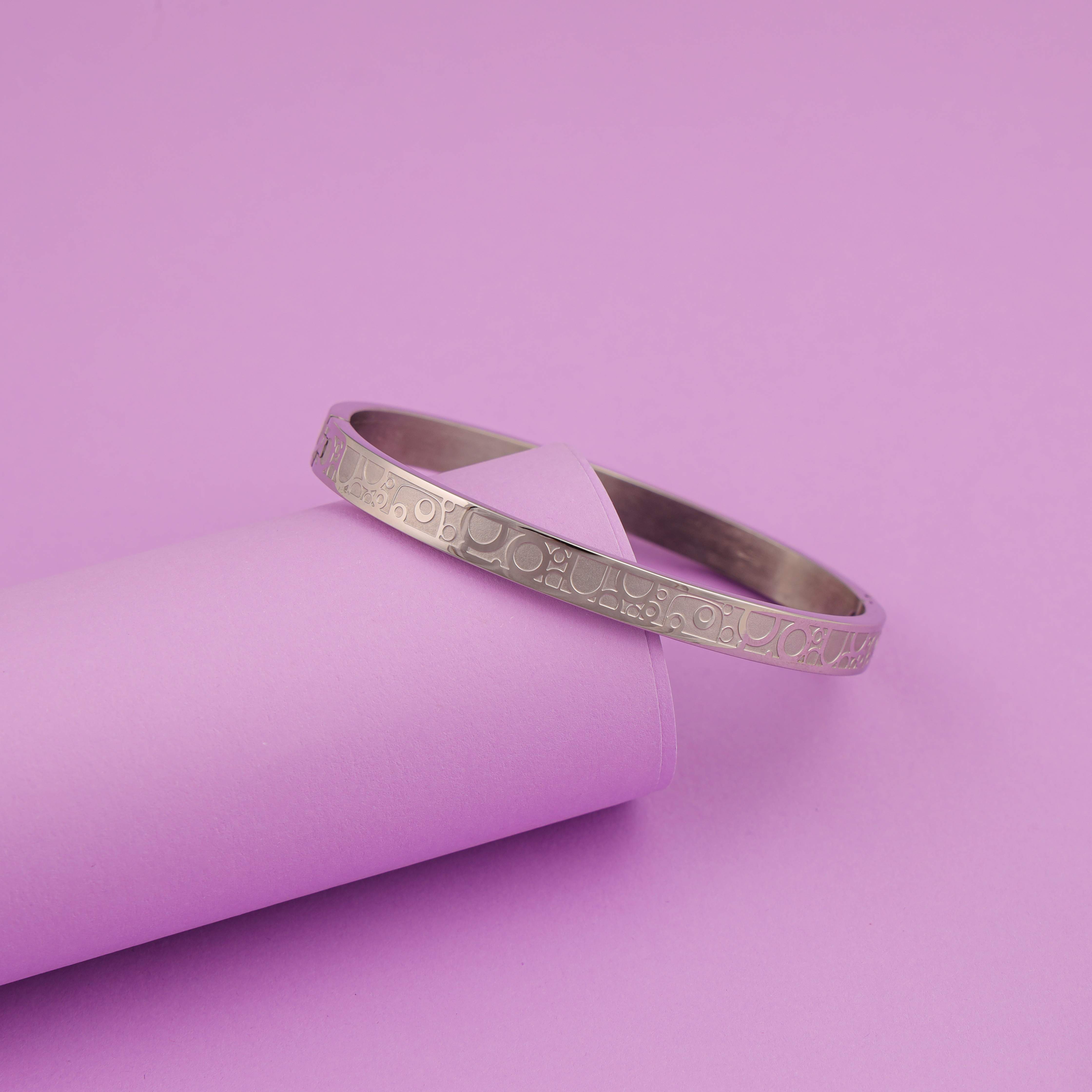 Elegant Silver Engraved Bangle